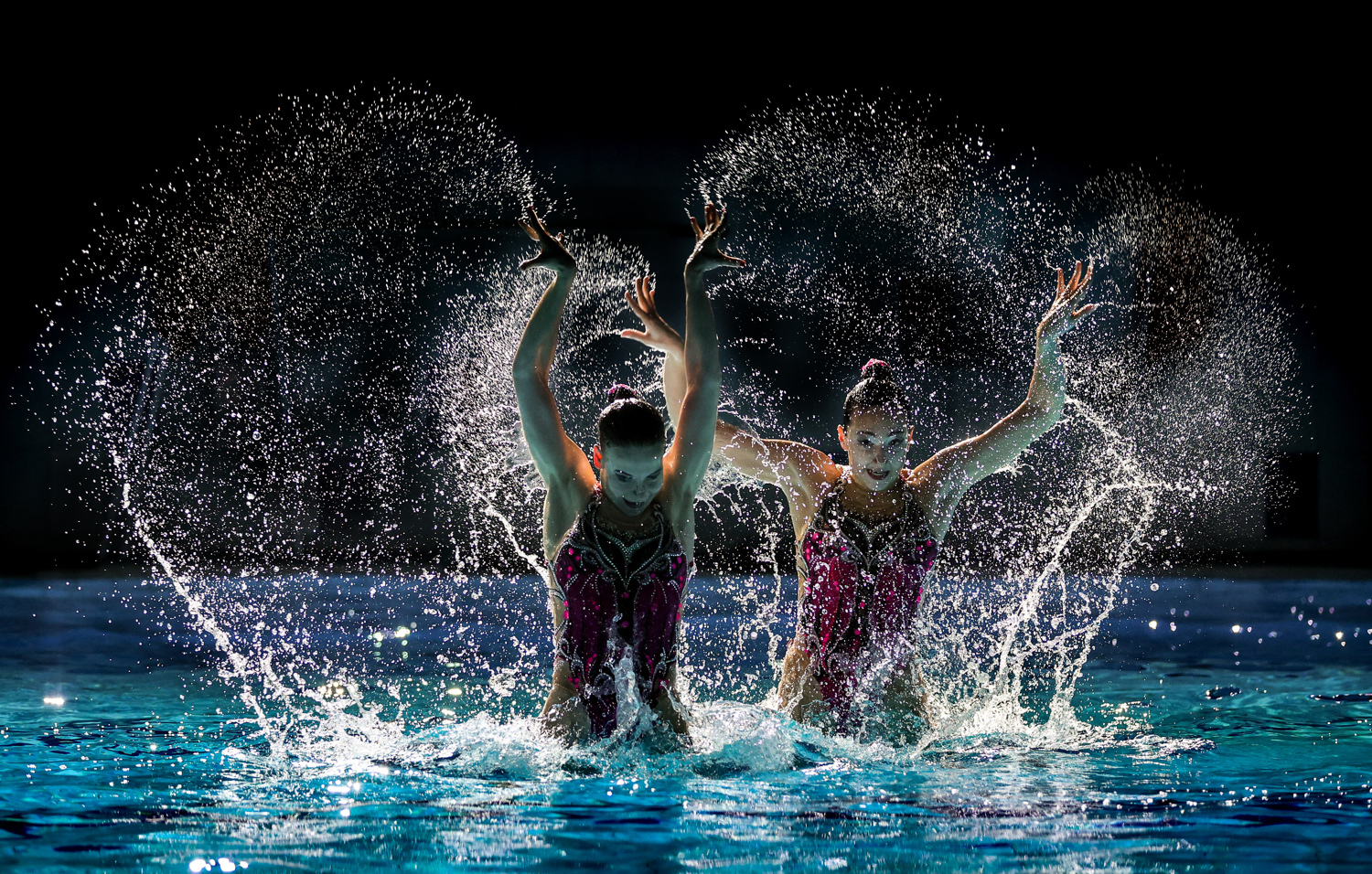 Synchronized swimming show by Maria Kiseleva